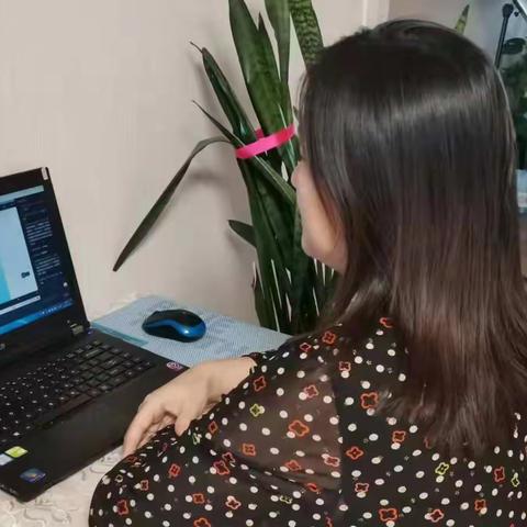 精准英语教研方向，提高课堂教学质量 ———满洲里市第十中学英语教师参与呼盟线上教研