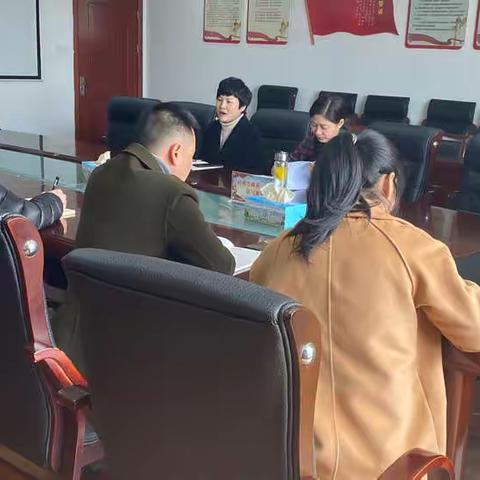 扛旗争先，奋楫勇进——区科技局传达贯彻市第八次党代会会议精神