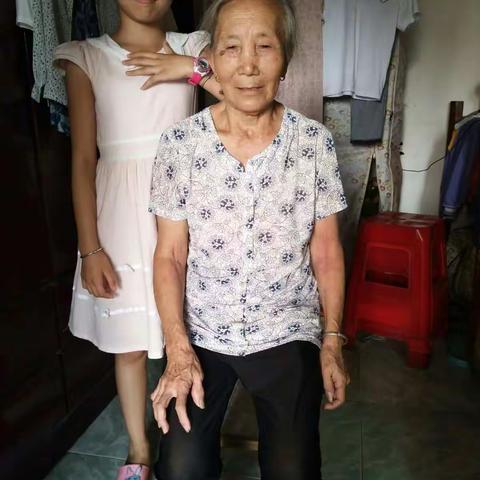 众手浇花，润心同行――南城一小六（1）班精准扶贫家访手记