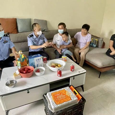 慰问家属暖警心 凝心聚力抗疫情——交警支队组织开展慰问抽调抗疫一线民辅警家属活动