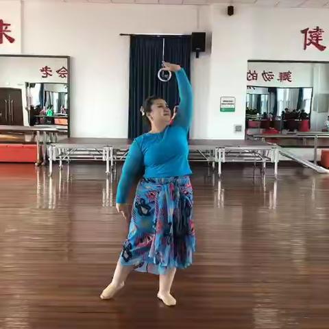 民族民间中级舞蹈班一我们的乐园
