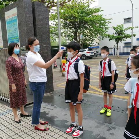 防疫演练   筑牢防线——海口市第二十五小学开展新冠疫情防控应急处置演练