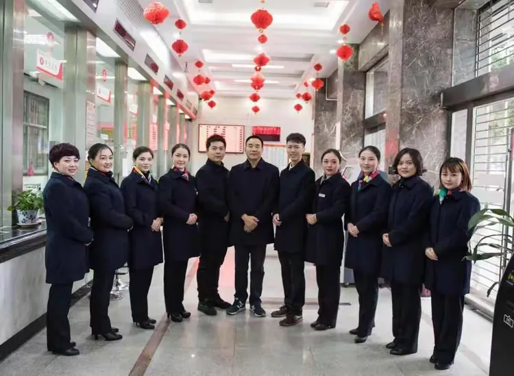 溆浦农村商业银行热烈祝贺大江口龙舟大赛圆满成功!