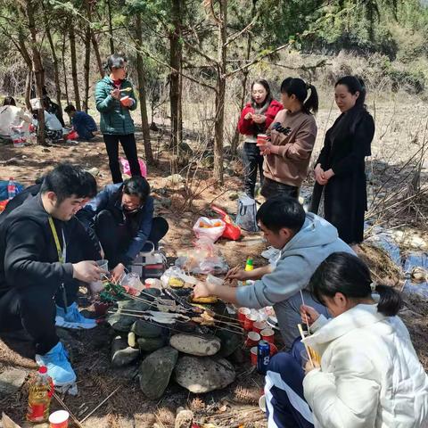 “追梦新时代 巾帼绽芳华”安和镇中心校教师“三八”妇女节户外团建活动