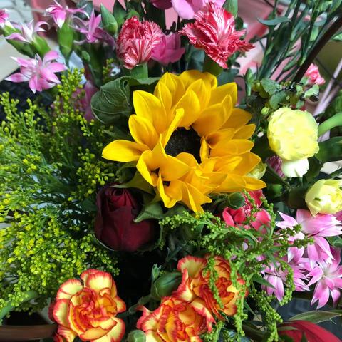 “巧手插花、魅力女性”综合素质提升活动