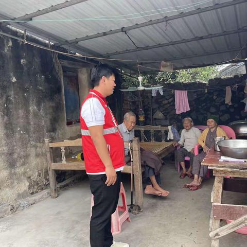 青春暖夕阳  关爱促和谐