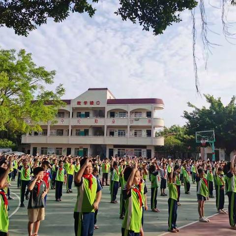 百舸争流千帆竞，乘风破浪正启航