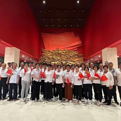 感受革命先烈的伟大，铭记红色记忆的辉煌!----希望西街社区党总支庆祝建党102周年“党旗映天山”系列活动