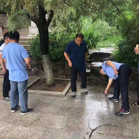 千佛山景区强降雨后安全巡查