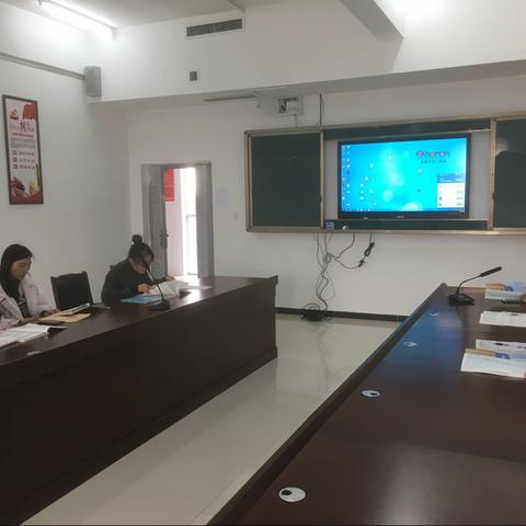 研读课标，教学相长-记菏泽一中南京路校区高一政治组集体教研活动