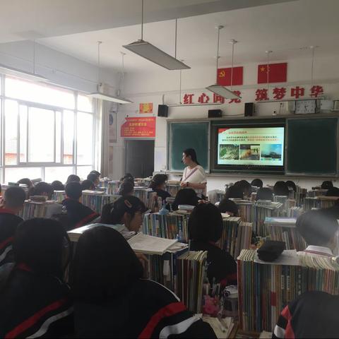 在磨课中历练，在艰辛中成长-菏泽一中南京路校区政治组教研活动