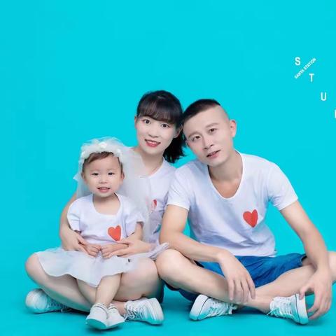 亲子“悦”读，“阅”享温情——黄家镇中心幼儿园小二班亲子阅读