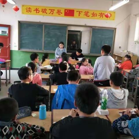 耳林中心小学经典诵读检查活动