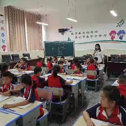 秋风送爽 教研正浓——记近桃小学语文组9月教研活动