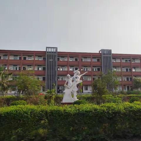 不忘初心  砥砺前行----巨陵二中招生宣传