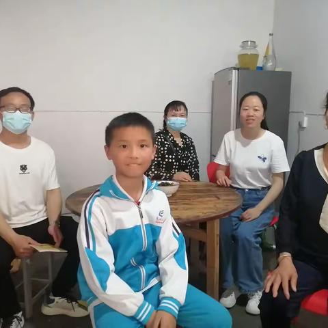 走进家庭，温暖心灵——恩江二小四（9）班家访