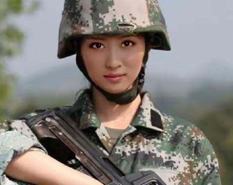 女生穿上军装照