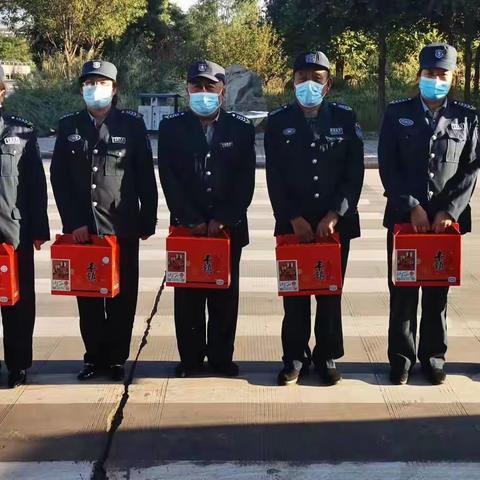 花好月圆 情满中秋 阿拉善盟铠晟保安服务有限公司开展中秋慰问活动