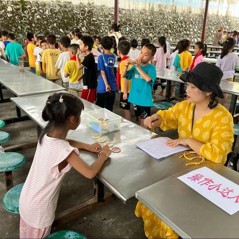 乐学促成长，游园伴闯关——柳城县六塘中心小学一二年级开展无纸化测评活动