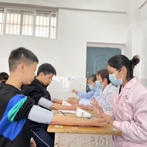 精心组织检测 共筑健康防线
——博吾学校组织学生健康筛查