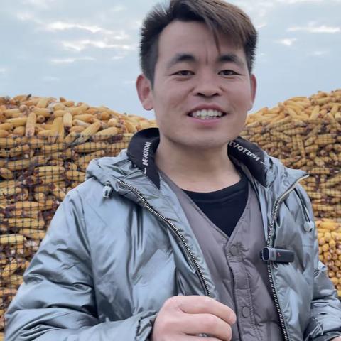 子承父业，养猪以后他很快乐！