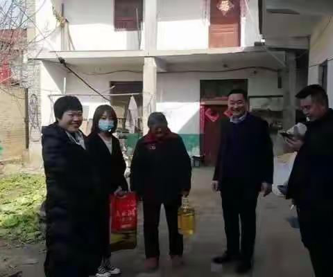 新春送温暖，真情暖人心——小召乡积极开展春节期间送温暖帮扶活动