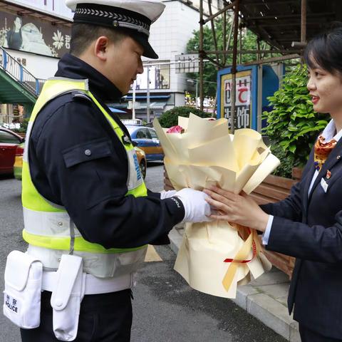 港湾情意浓   劳动最光荣—黔南分行开展五一劳动节港湾主题活动