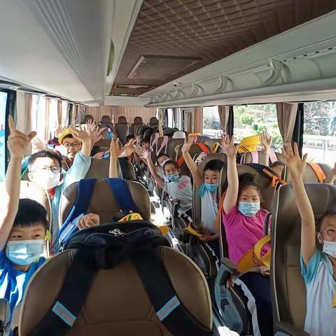 溪小二1班走进雁栖湖、渔街，感受家乡文化