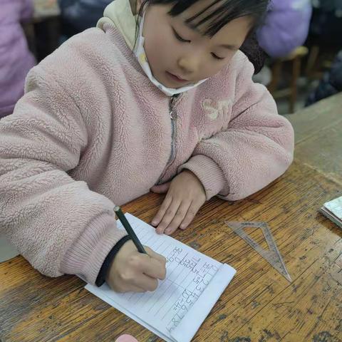 扎根教育沃土，用心浇灌未来————你认真的样子真美😊