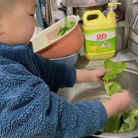 我是奶奶的小帮手