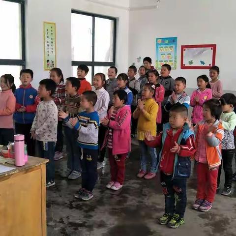 关爱生命，安全出行 ——许庄镇上吕小学安全教育日活动