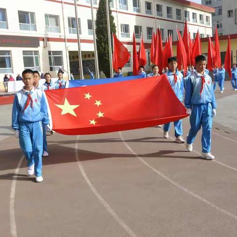 强身健体为祖国，童心向党庆华诞——记潞州区梅辉坡小学第二届春季田径运动会