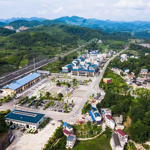 驻村帮扶显成效，人社高铁结深情——新晃侗族自治县人力资源和社会保障局驻村扶贫影集