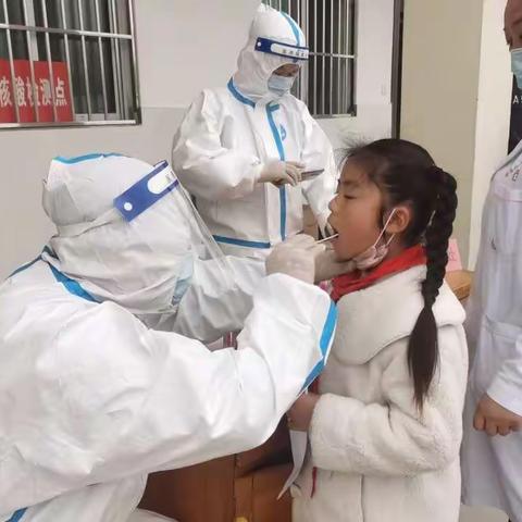 众志成城 齐心协力——涟水县徐集中心小学全体师生开展核酸检测工作
