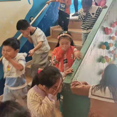 消防演练 安全伴我行——涟水县徐集中心幼儿园消防安全演练