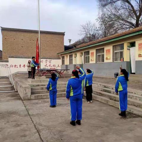 学党史，讲安全，规范行为，收获习惯
;学雷锋，勤动手，齐心协力，扬帆起航
--------牟坪小学三月份系列活动纪实