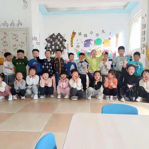 嘉禾幼儿园朵朵三班萌宝幼儿园生活分享