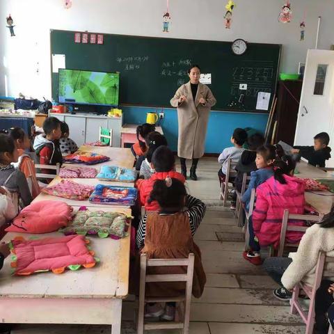 铧尖子幼儿园地震演练