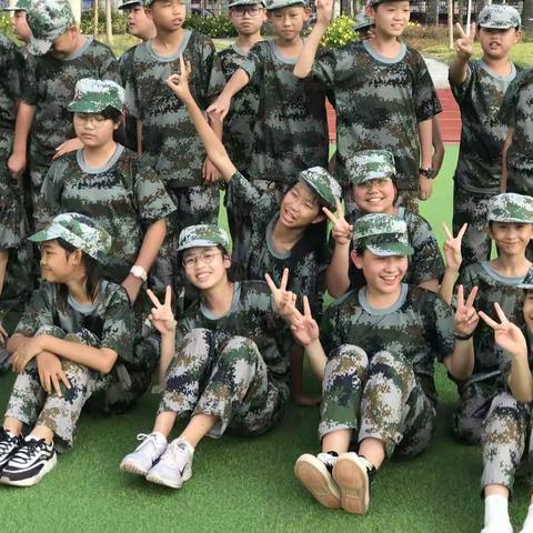 风华正茂，开创新征程——初一1班军训掠影