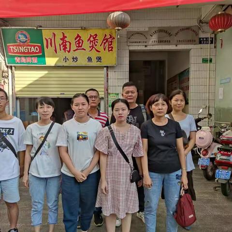 区住建局深入挂点社区开展环境卫生整治服务活动，巩固提升创文成果