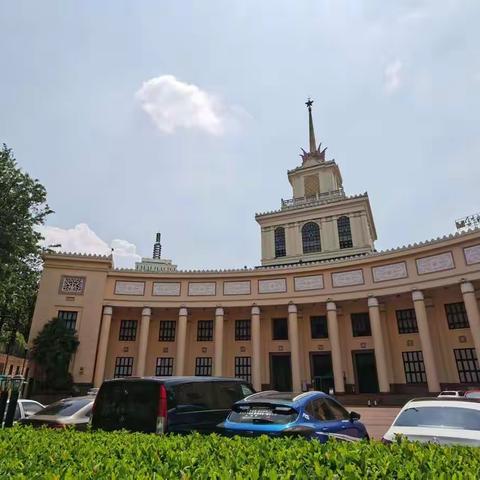 参观云南省美术馆2