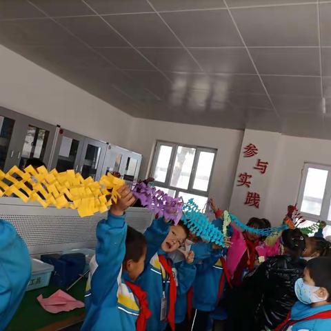 第七师一三七中学巧手坊开课啦！