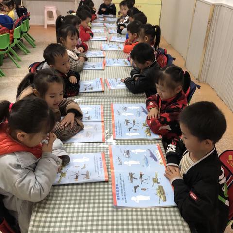 再见十月，你好，十一月！童贝幼儿园爱你的每一天！❤❤