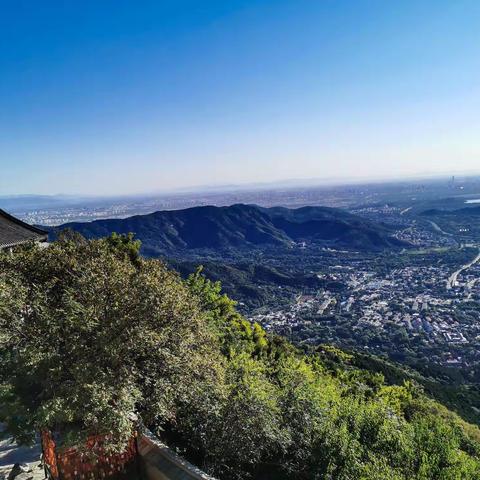 登北京香山鬼愁见闻