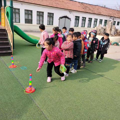 开学第一周我们都表现不错奥！爸妈门都放心吧！看看我们的课外活动——