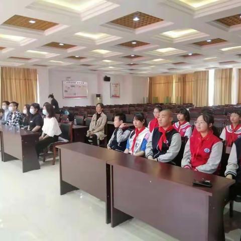 新华街道工商联开展“六一”助学活动