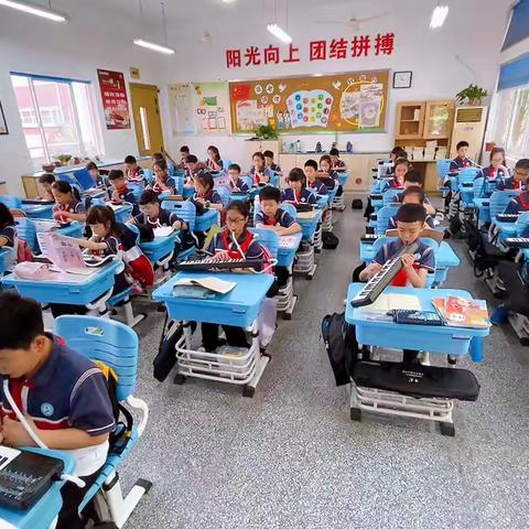 锦绣学校2021学年第二学期401班口风琴学习小汇报