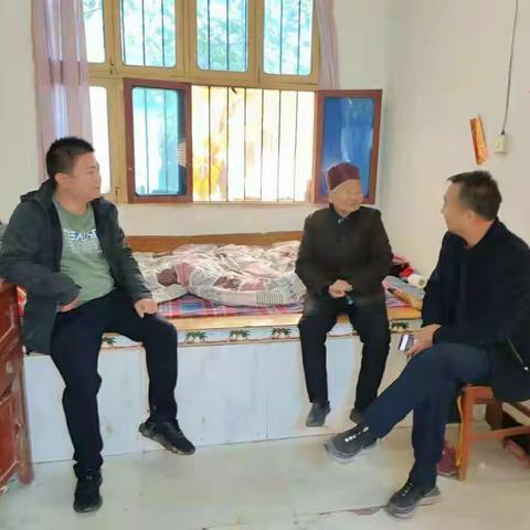 爱在重阳节 慰问暖人心