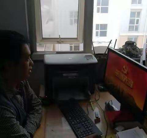 师范路小学党支部——组织党员观看《燕赵先锋》栏目