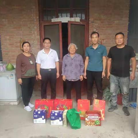 情满中秋，佳节共度